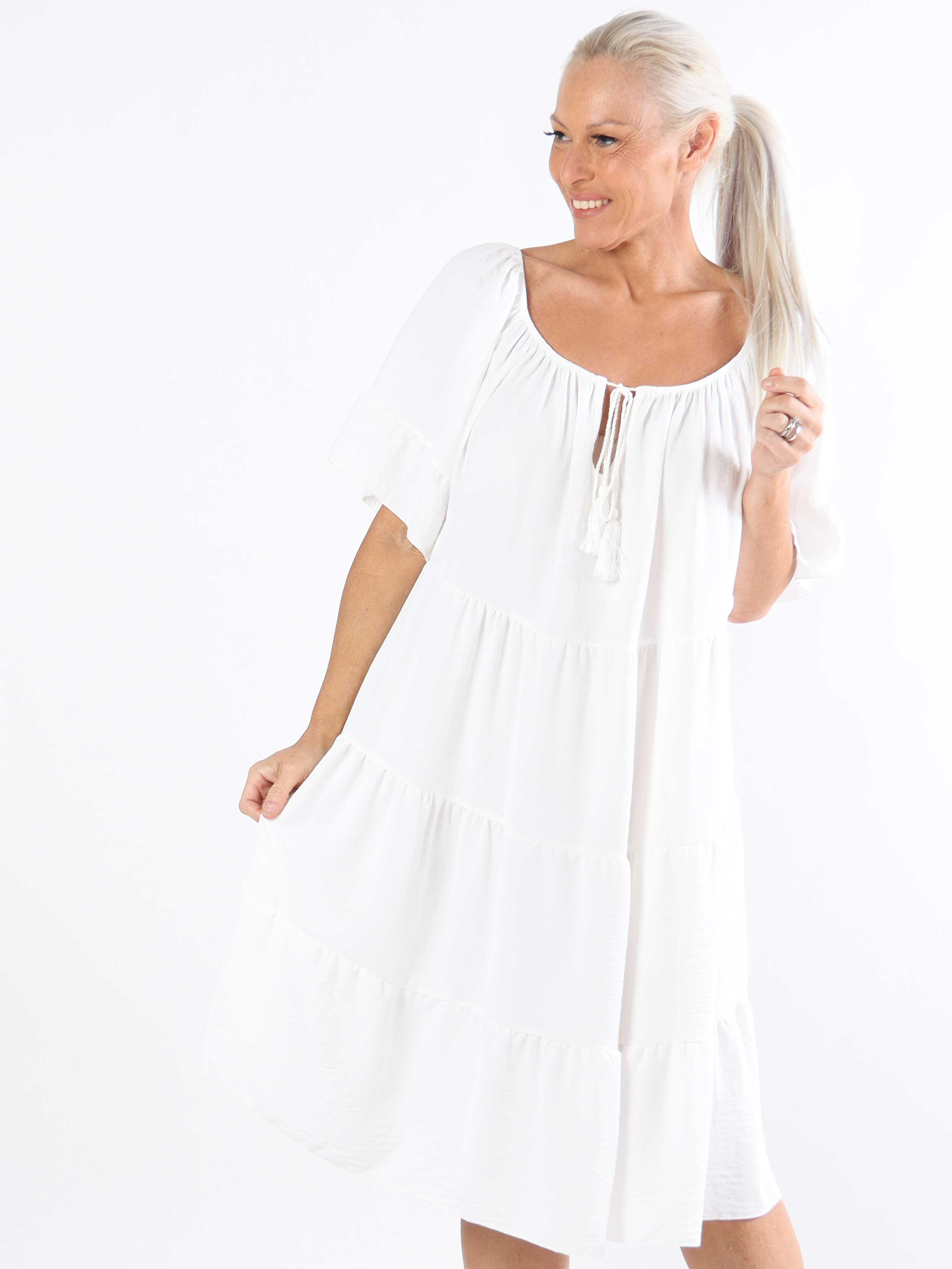 Murcia - Lag på lag plus size kjole i viskose med elastik i udskæringen